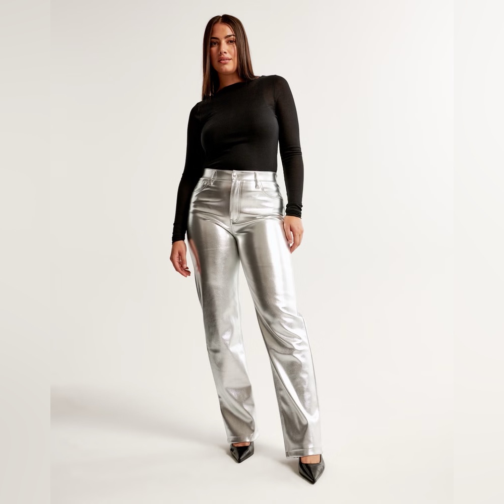 Abercrombie curve love leather 90’s relaxed pant